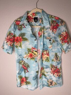 Fahrsko Light Blue Tropical Floral Short-Sleeve Button-Down Shirt